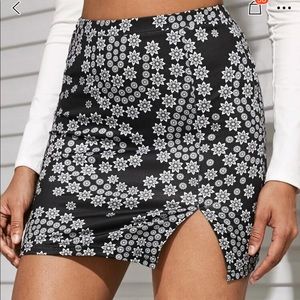 Split hem floral print skirt